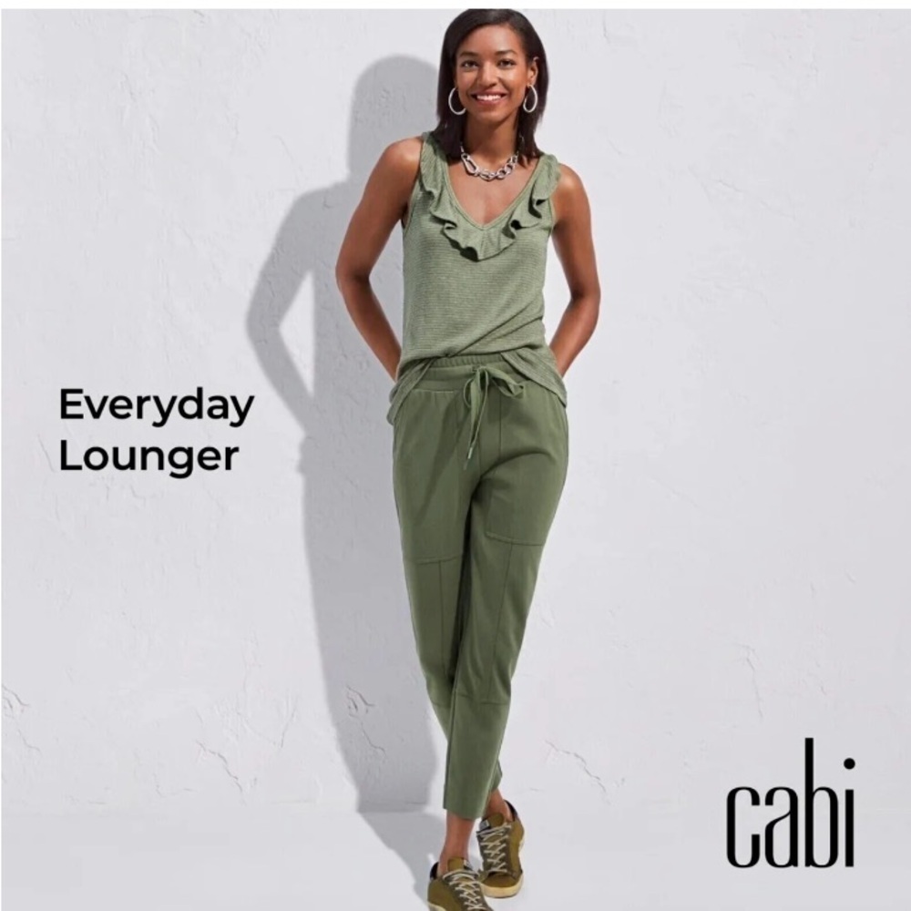 NWOT ~ CAbi #6048 Everyday Lounger Crop Pants in Olive Green Size Medium